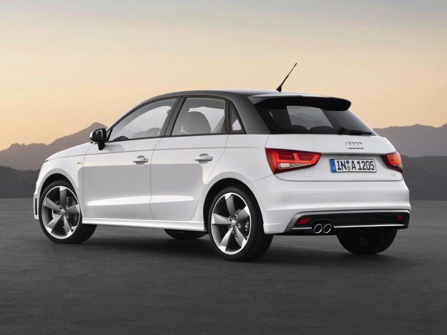  Audi A1 Sportback TDI S-Line (8X) 2012 года  (фото 7 из 19)